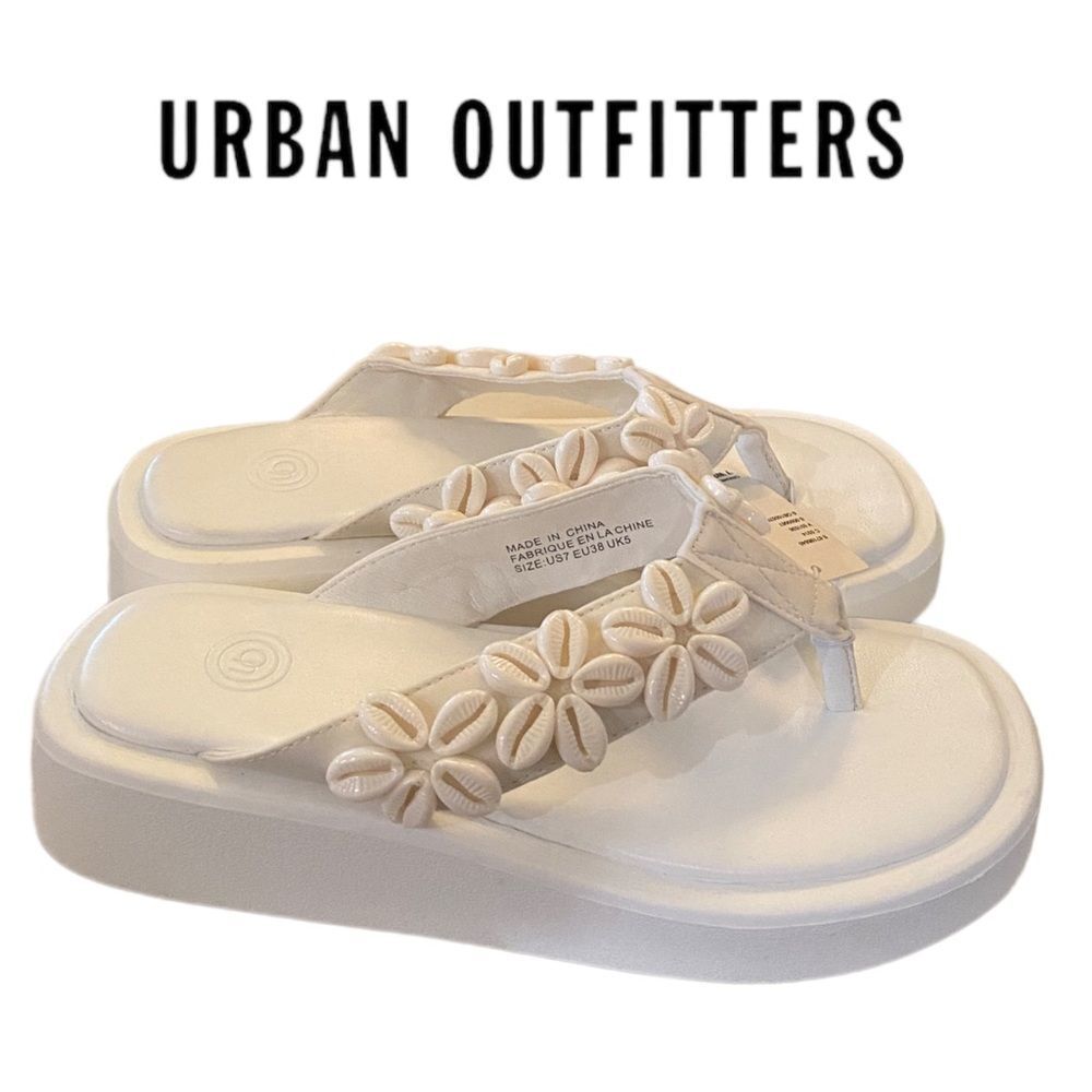 NEW Urban Outfitters UO Embellished Flower Cream / White Thong Sandals 6 7 8 9